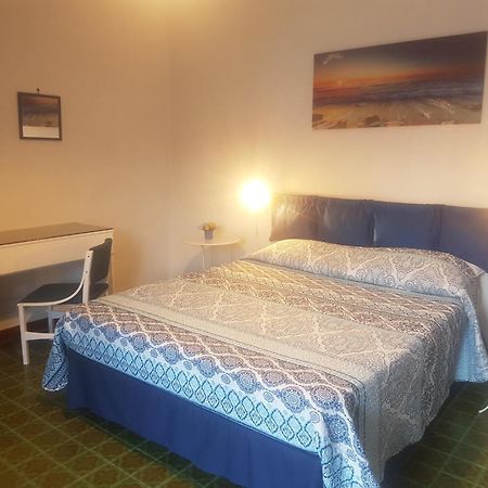 Casa Vacanza Xenia アジェーロラ エクステリア 写真