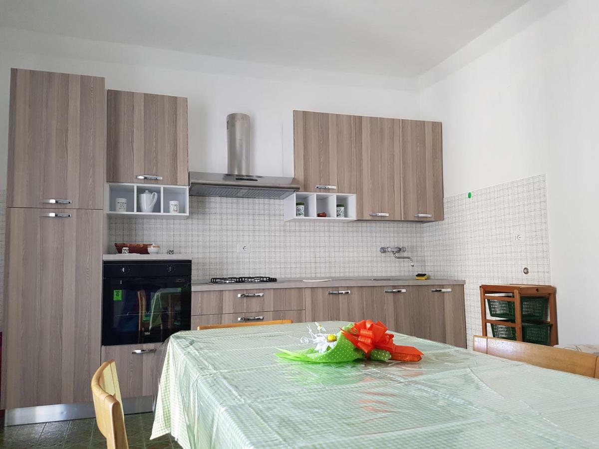 Casa Vacanza Xenia アジェーロラ エクステリア 写真