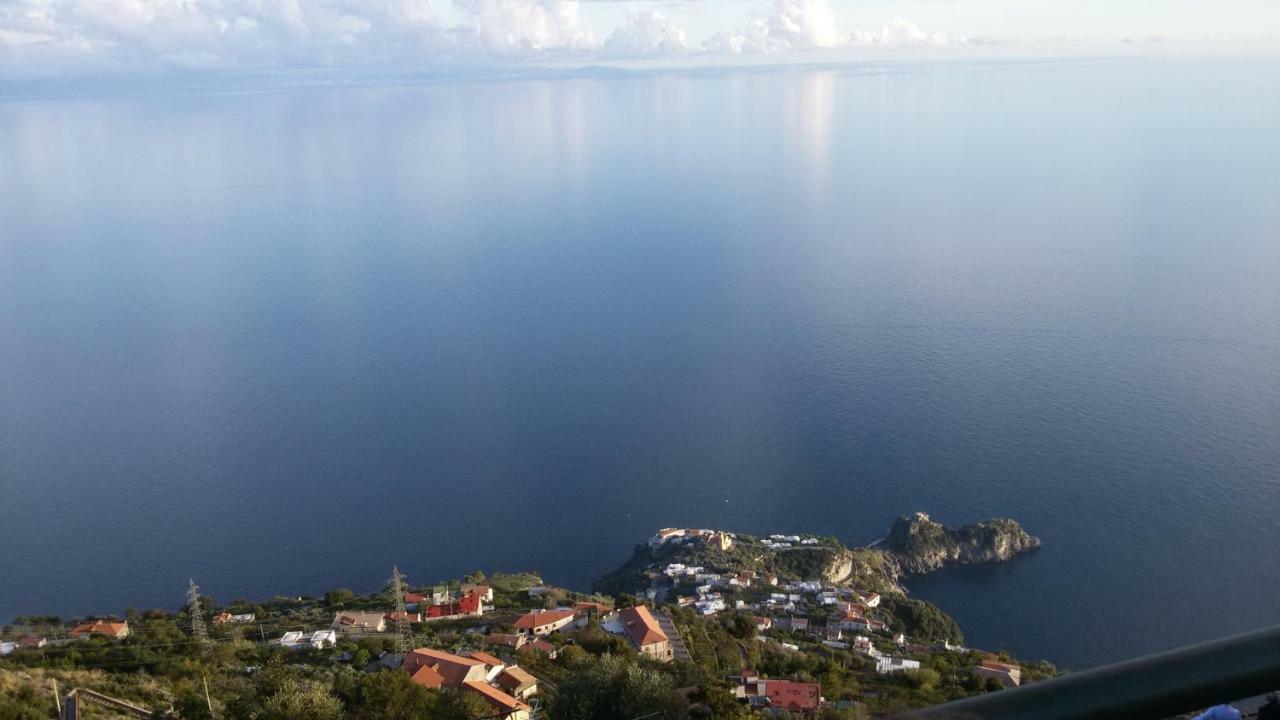 Casa Vacanza Xenia アジェーロラ エクステリア 写真