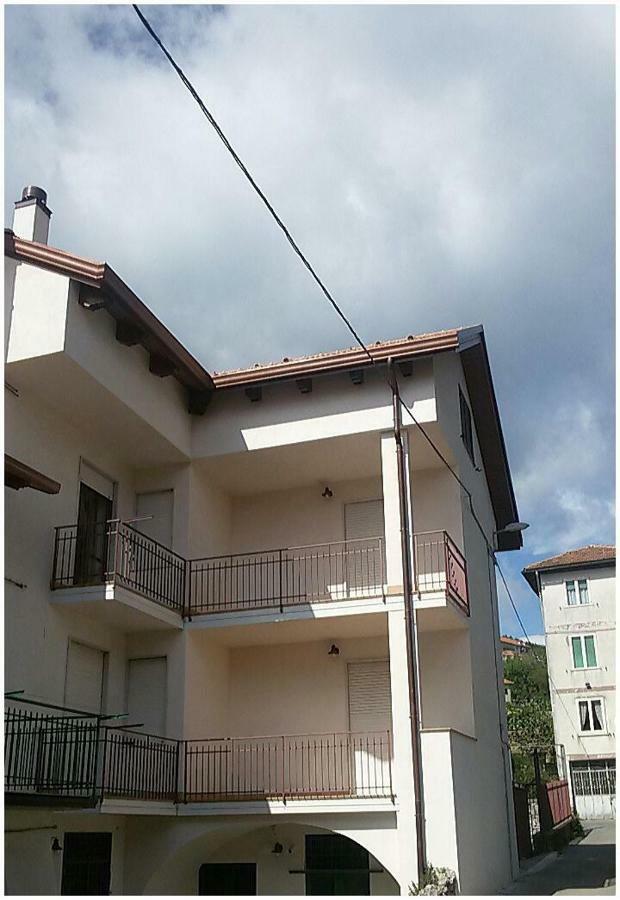 Casa Vacanza Xenia アジェーロラ エクステリア 写真