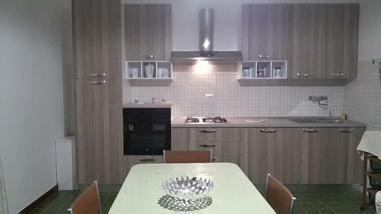 Casa Vacanza Xenia アジェーロラ エクステリア 写真